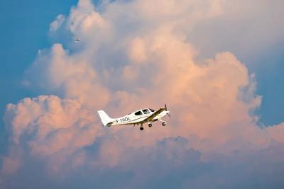 牢记嘱托 建成支点丨载人的、送货的、滑翔的、救援的，武汉低空好忙！