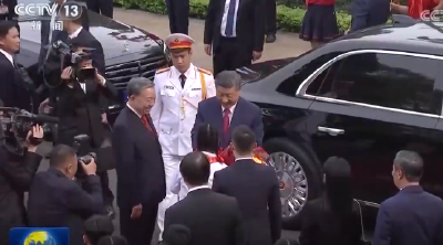 越共中央总书记苏林为习近平举行欢迎仪式