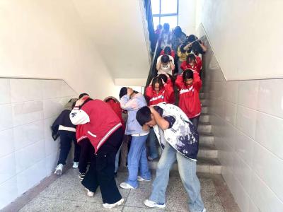 姚坪中学：以练为战 防患未然 