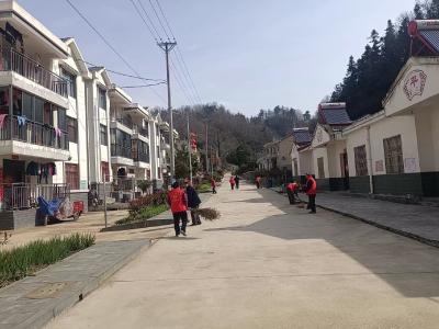 万峪河乡：开展净化家园活动  “白色”变“绿色”