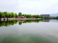 湖北房县：湖光如镜  城廓成笺