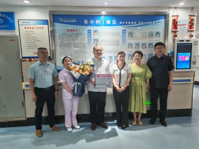 房县开展2025年科技工作者日暨走访慰问优秀科技工作者代表活动