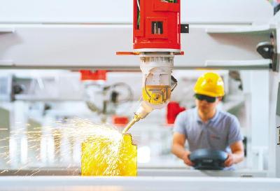 传统芯片用电子传输数据 硅光芯片让光子穿梭于光纤 首套全国产化硅光芯片“工具箱”发布