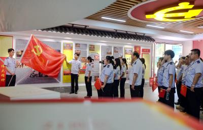 【党旗飘飘】房县税务局分局第一党支部：对标“四强”筑牢支部堡垒 严管厚爱锻造房税先锋