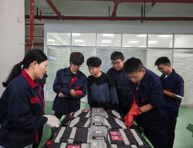 襄阳：打造多元化成长通道 让学生皆成才尽展才