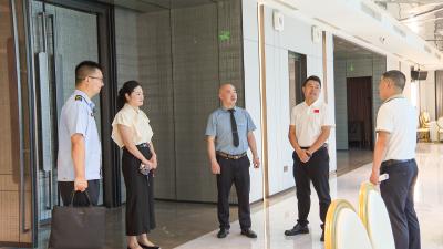 我县整治“升学宴”工作专班对城关镇餐饮行业开展专项整治行动