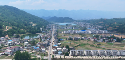 房县白鹤镇：守护碧水清流 共建文明家园