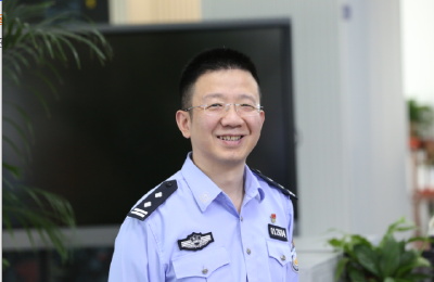 数智英雄万松，用一生守一城
