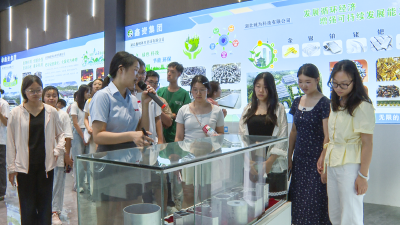 “‘职’选车城  青才留堰”活动走进房县