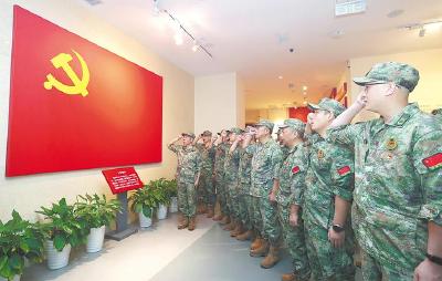 支点建设锻造湖北铁军！“板房精神”领跑重大项目建设 “奔跑精神”刷新产业落地纪录