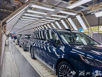 活力中国调研行｜岚图汽车智造工厂：118秒下线一台新能源车
