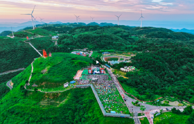 “两山”故事汇丨绿了山头 美了心头 富了手头 宜昌百里荒生态修复迎来四季八方客