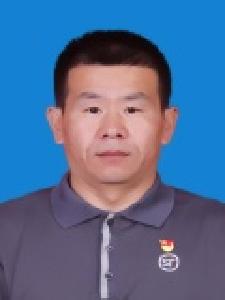 快递小哥勇闯火海 挽救群众生命财产安全