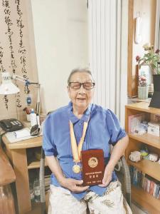 新四军老战士蔡均：战火文艺兵，一生跟党走