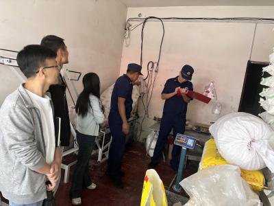 青峰镇：查隐患筑防线，严把国庆“安全关”