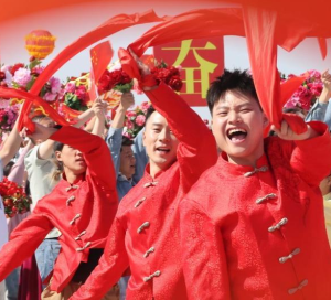 在中国式现代化进程中更好建设美丽新疆——习近平总书记出席新疆维吾尔自治区成立70周年庆祝活动温暖激励新疆各族干部群众