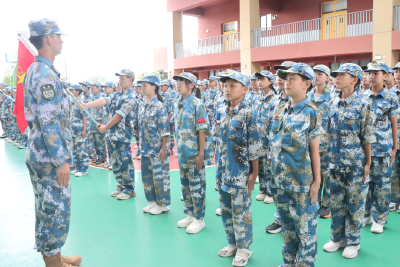 房县思源实验学校：迷彩淬炼青春志  热血筑梦新征程