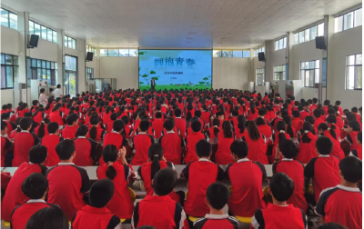 房县妇幼保健院走进七河中学：为青春护航，解读成长密码