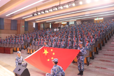 房县思源实验学校：国防教育燃热血 素质拓展砺初心