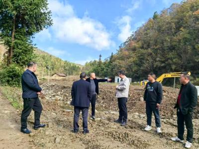 房县自然资源和规划局：执法服务齐发力 耕地项目双保障