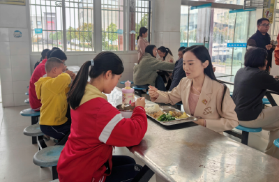 红塔镇五龙小学：家长化身 “品鉴官”  守护校园舌尖安全