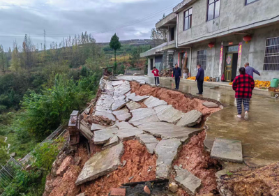 房县红塔镇邹家院村地质灾害成功避险，避免伤亡2户11人