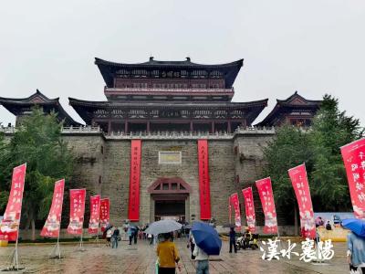 上车即穿越！襄阳“侠义公交”内部长这样，国庆坐着它逛遍古城千年文脉