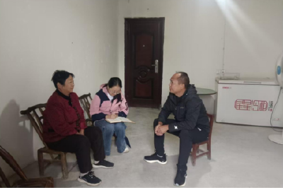 军店镇：转变服务模式，打通服务“最后一米”