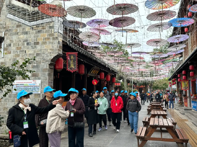 秋意浓情迎专列，诗画西关醉游人 ——千余游客漫步西关印象，共赏千年诗酒风华