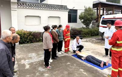 房县化龙堰镇福利院：“消防+医疗”演练护航  筑牢养老安全防线
