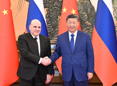 习近平会见俄罗斯总理米舒斯京