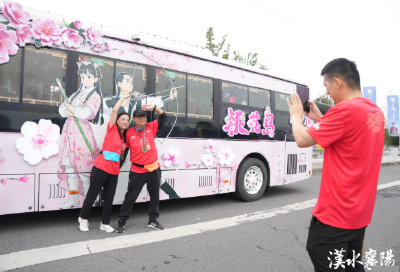 襄阳“侠义公交”走红：一家国企的“自强焕新”改革故事