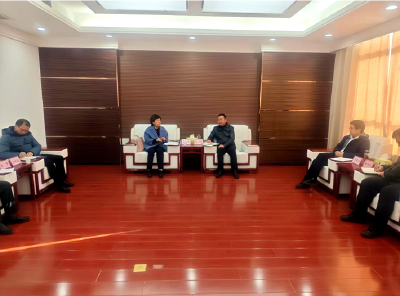 林云国与汉口银行十堰分行党委书记、行长余晓莲一行座谈