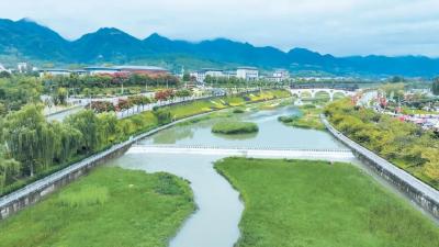 房县各级各部门深入学习贯彻党的二十届四中全会精神 以实干实绩奋力冲刺中部百强县