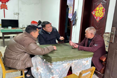 深入基层察实情 贴近民心解难题 ——县自然资源和规划局赴双龙村开展“四百”走访调研