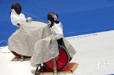 轮椅上的“剑客”