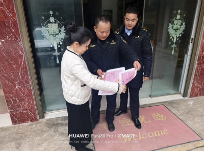 窗口前移一小步 服务群众一大步