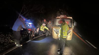 房县公安局：以细小的帮助 点燃心中的温暖