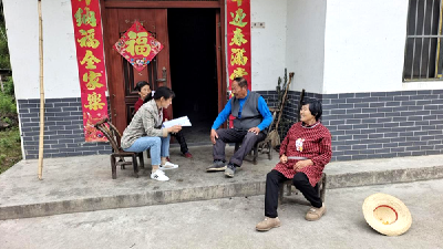 “数据跑路”代替“老人跑腿”——房县实现高龄津贴“免申即享”精准发放