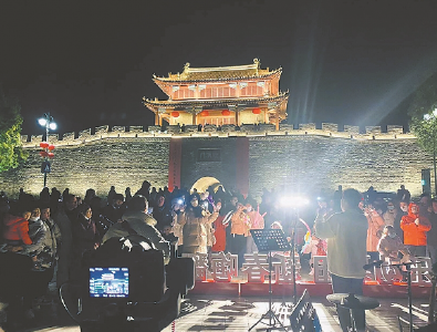 襄阳：“文旅夜秀场”点亮古城之夜