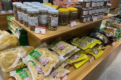 青峰市场监管所开展节前检查守护元旦市场安全