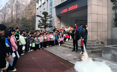 野人谷学校：以“演”筑防  以“练”护航