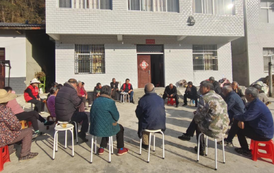 化龙堰镇：户院议事暖民心 “四百”下沉解民忧 