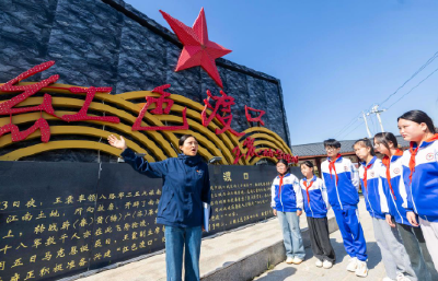 一条奔腾不息的精神航道