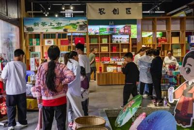 房县：警民携手劈开寒山 二十分钟打通“生命通道”