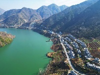 堵河绕姚坪，山水自成画。