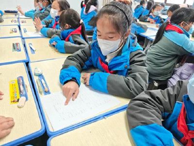 房县思源实验学校：小组共治显成效 班级管理赋新能