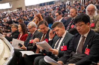 湖北两会引国际友人共鸣
