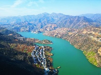 堵河绕姚坪，山水自成画。