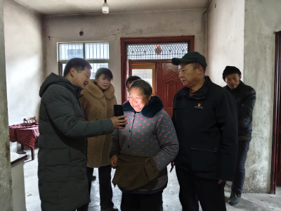 白鹤镇：上门认证暖夕阳 养老服务有温度